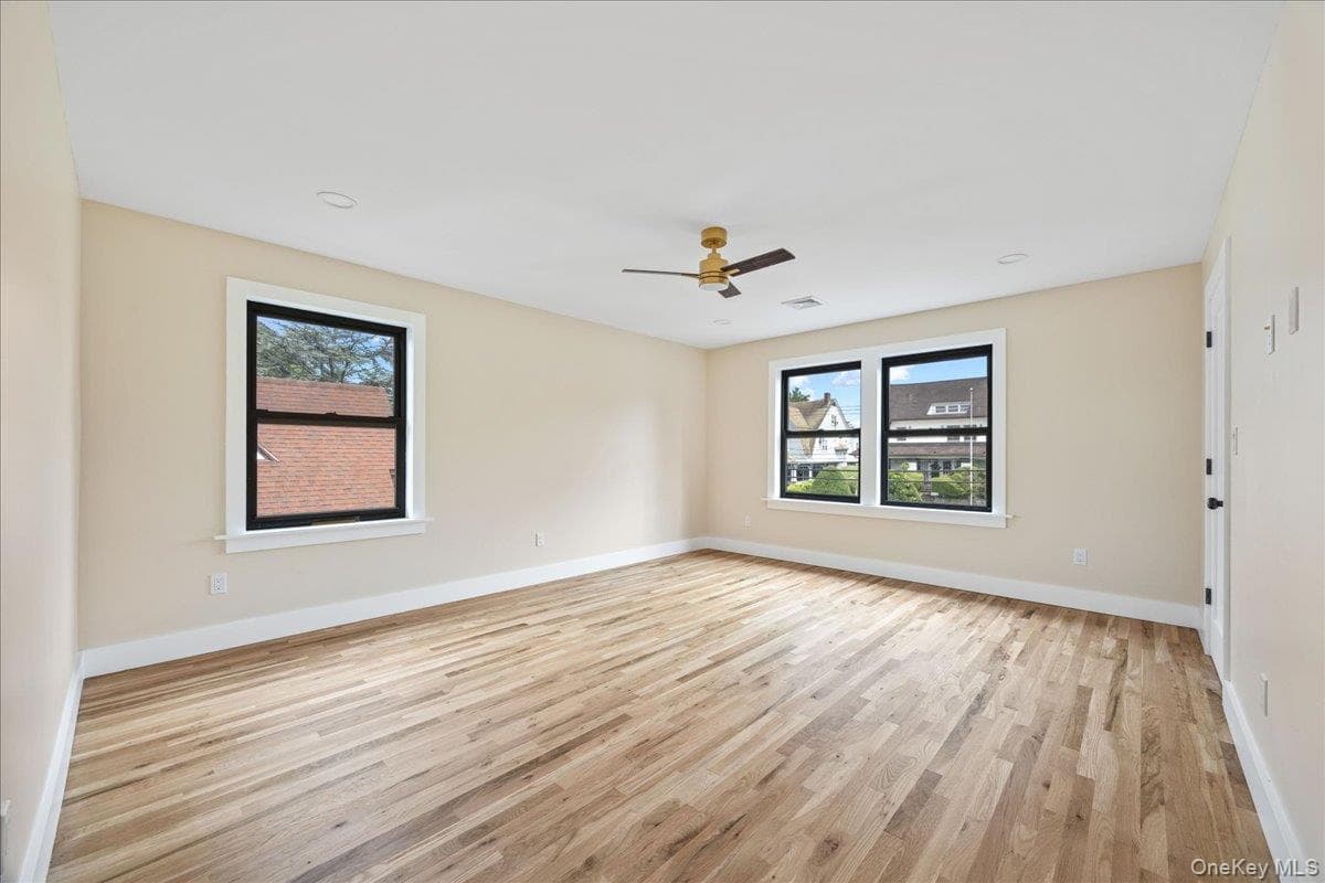 631 N Broadway thumbnail 17