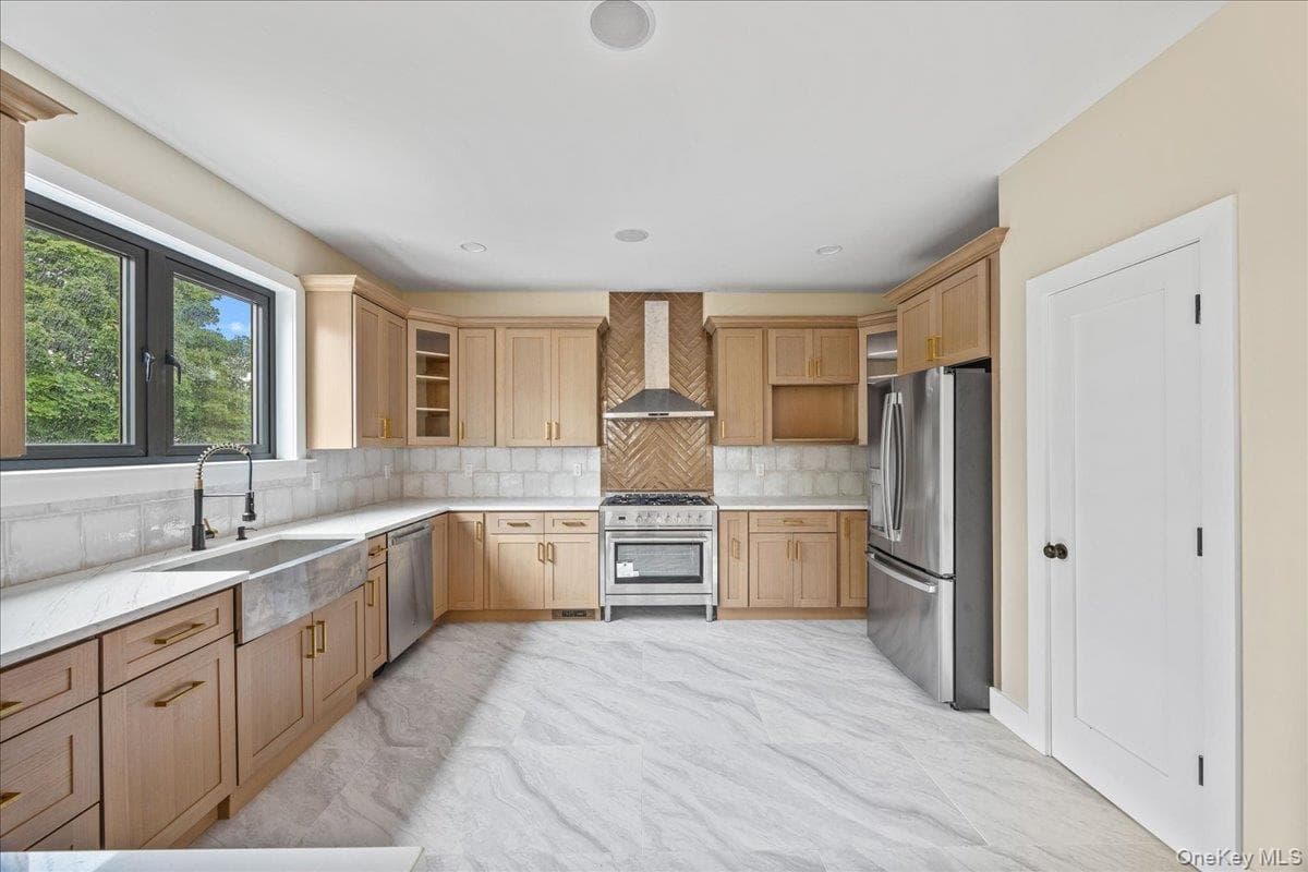 631 N Broadway thumbnail 10