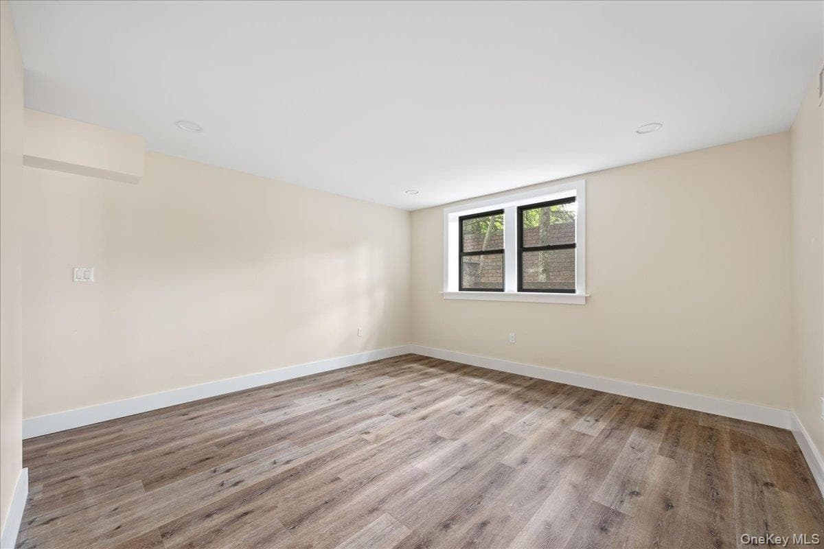631 N Broadway thumbnail 38