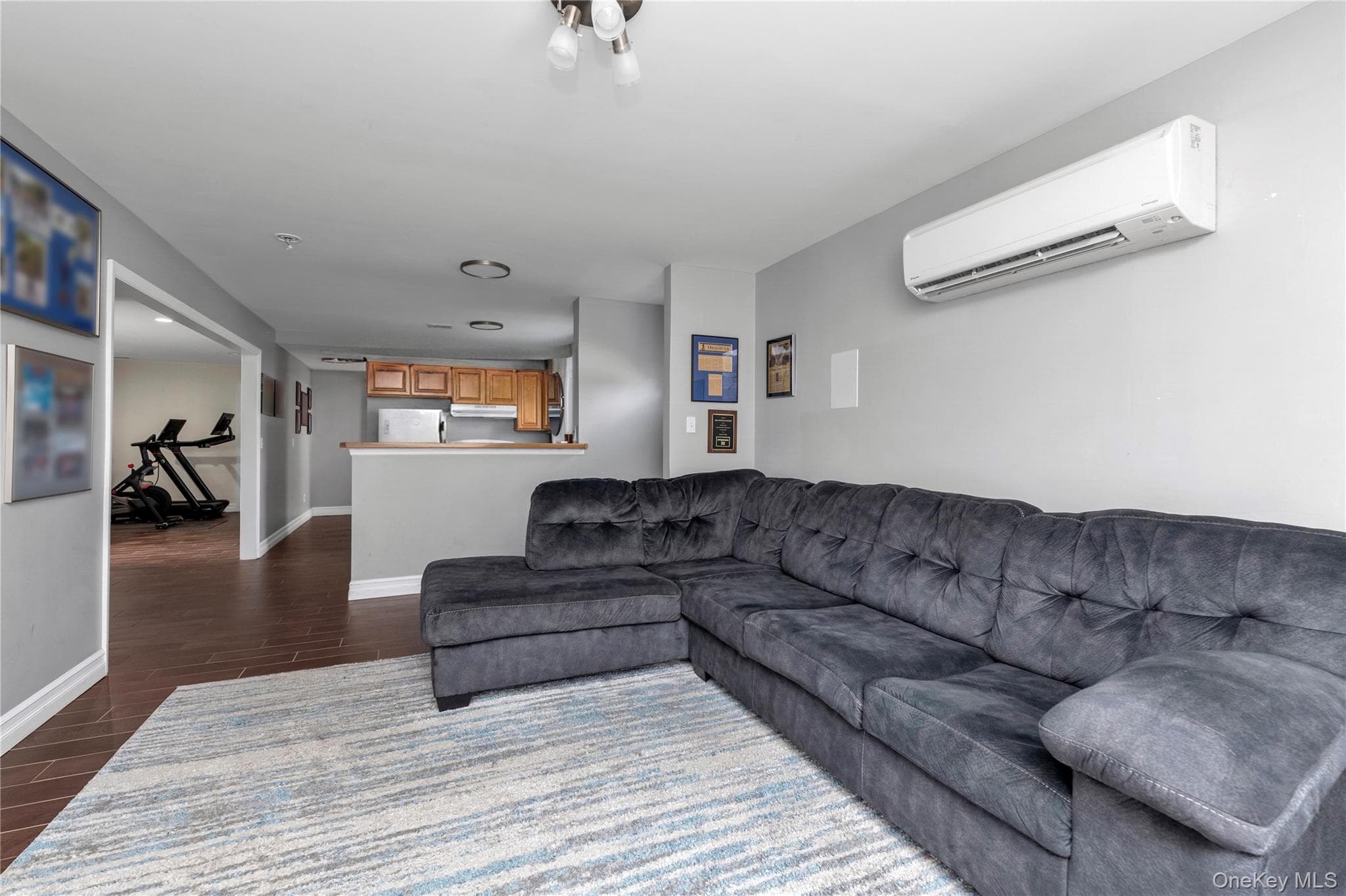 647 Jarvis Avenue thumbnail 21