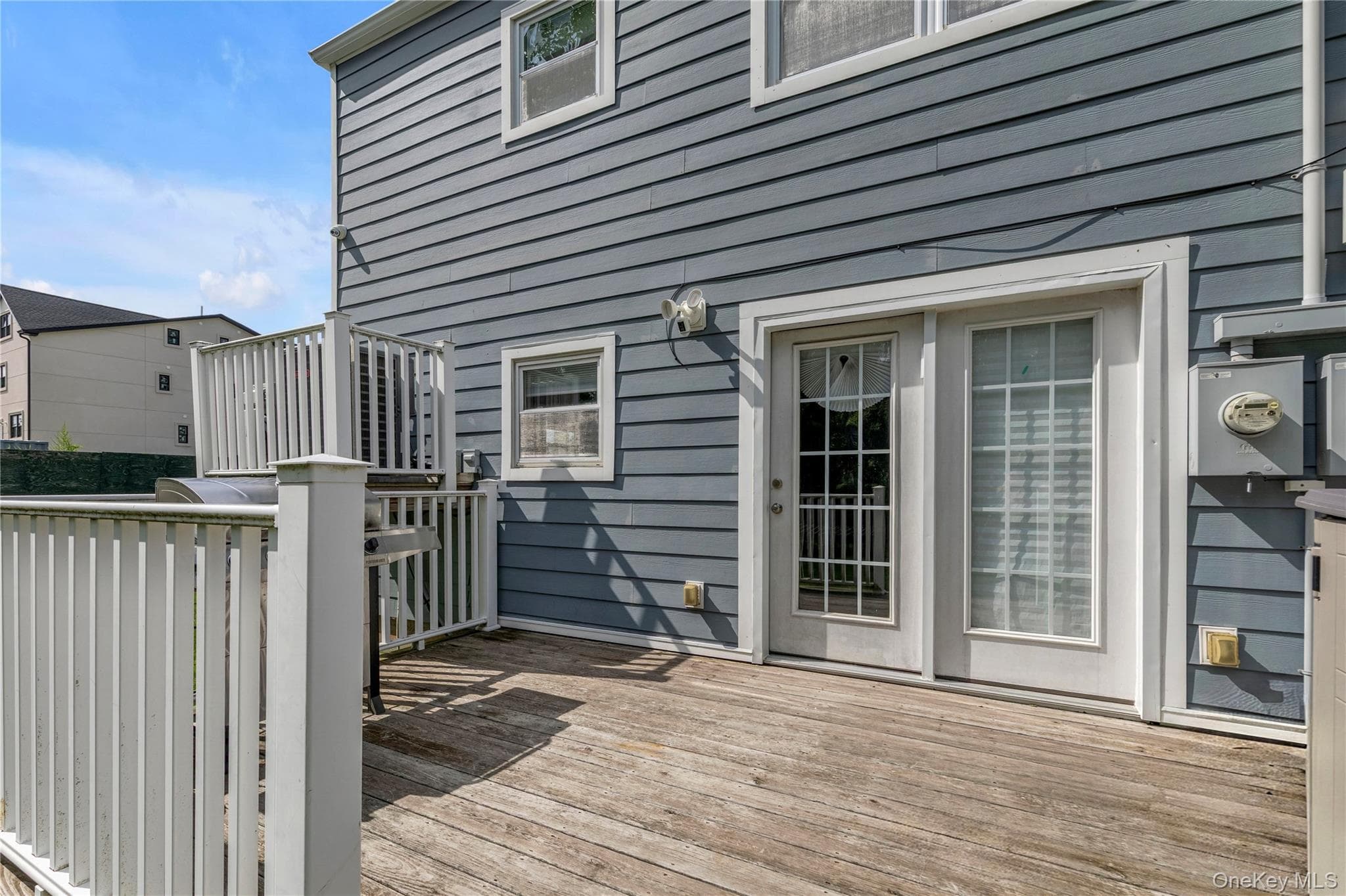 647 Jarvis Avenue thumbnail 26