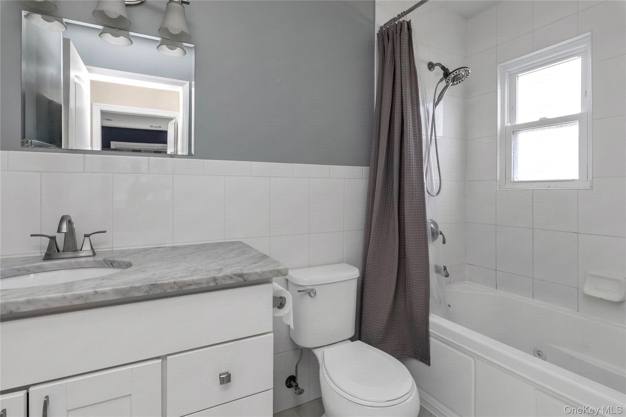 647 Jarvis Avenue thumbnail 14