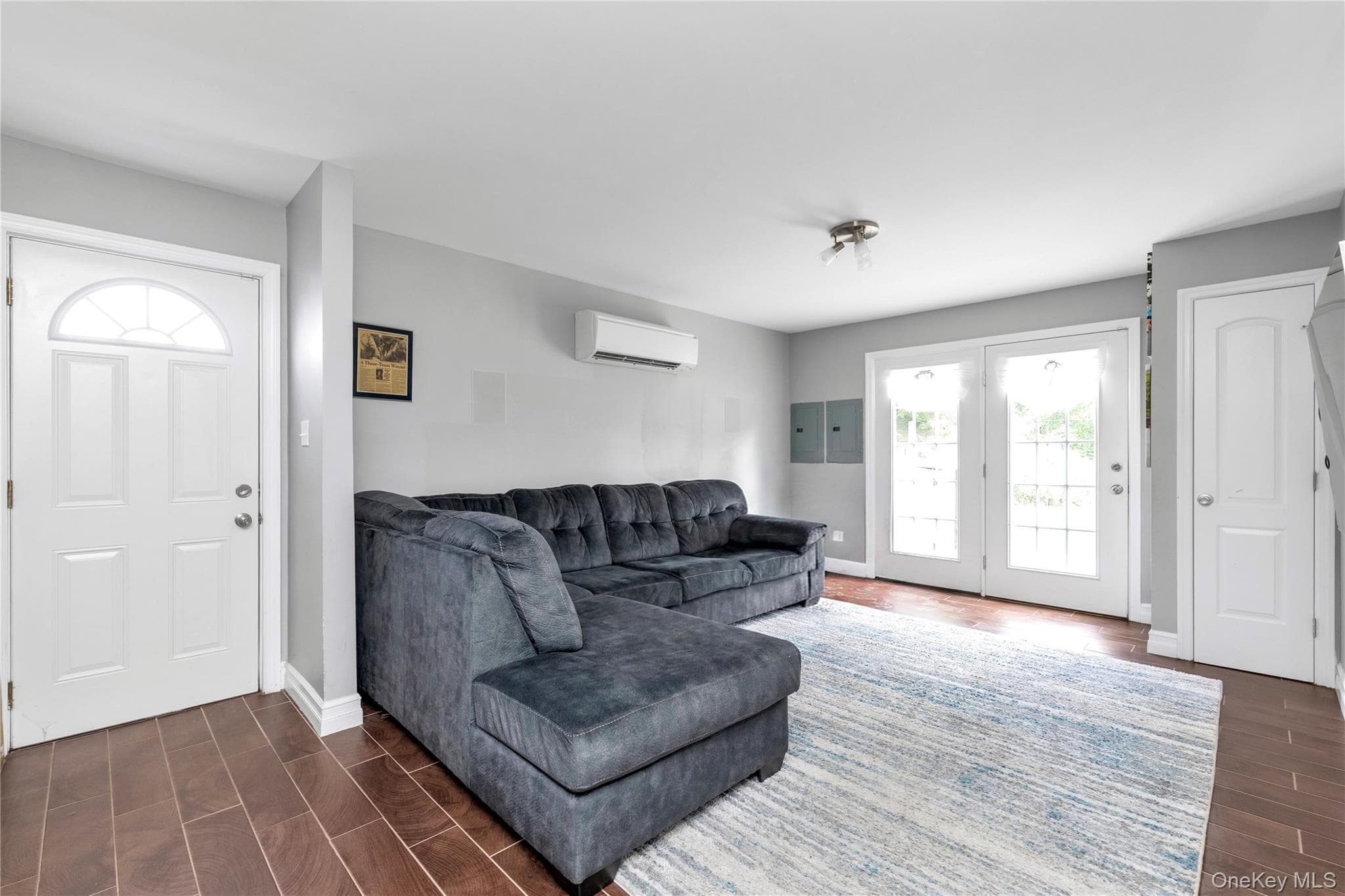 647 Jarvis Avenue thumbnail 22