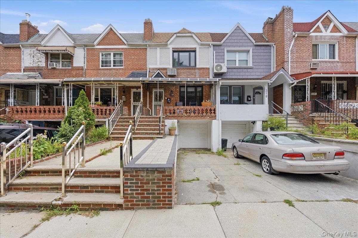 320 E 59th Street photo 1