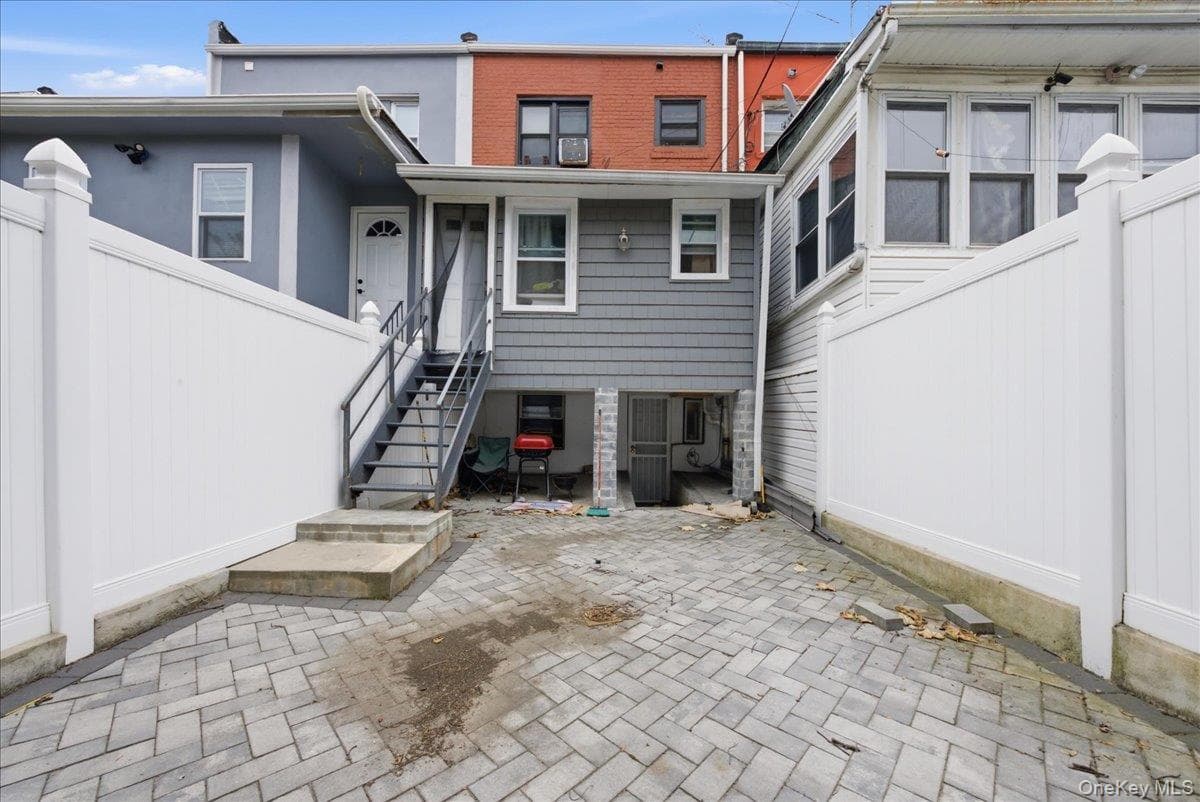 320 E 59th Street thumbnail 17