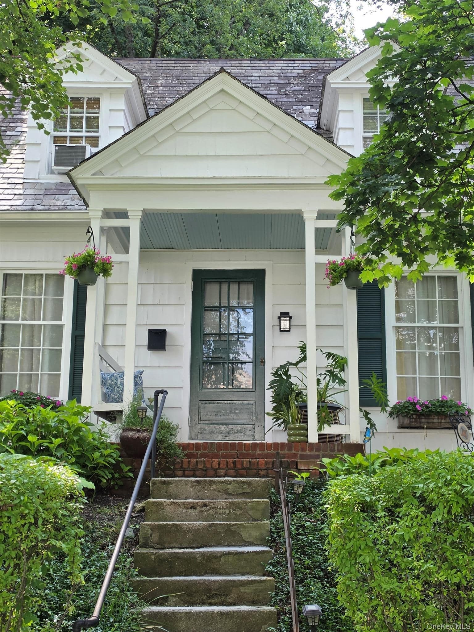 20 Bush Avenue thumbnail 4