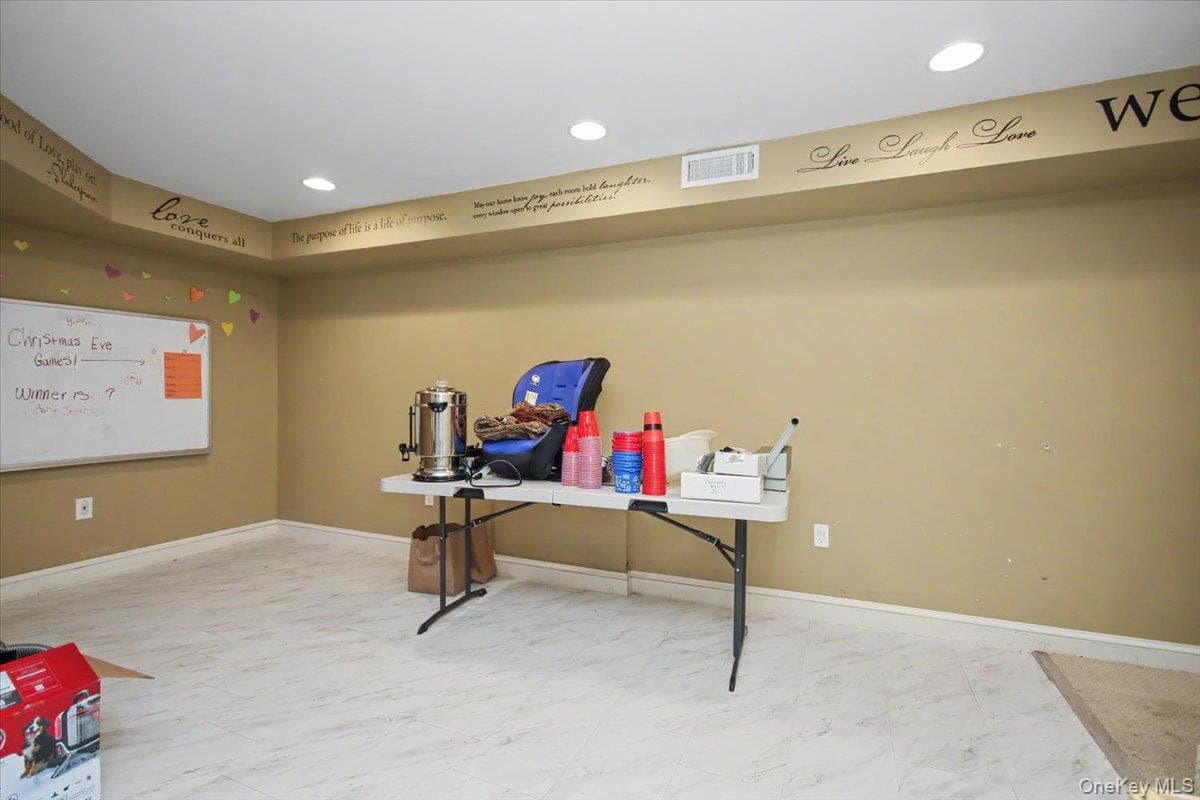 84 Harden Drive thumbnail 44