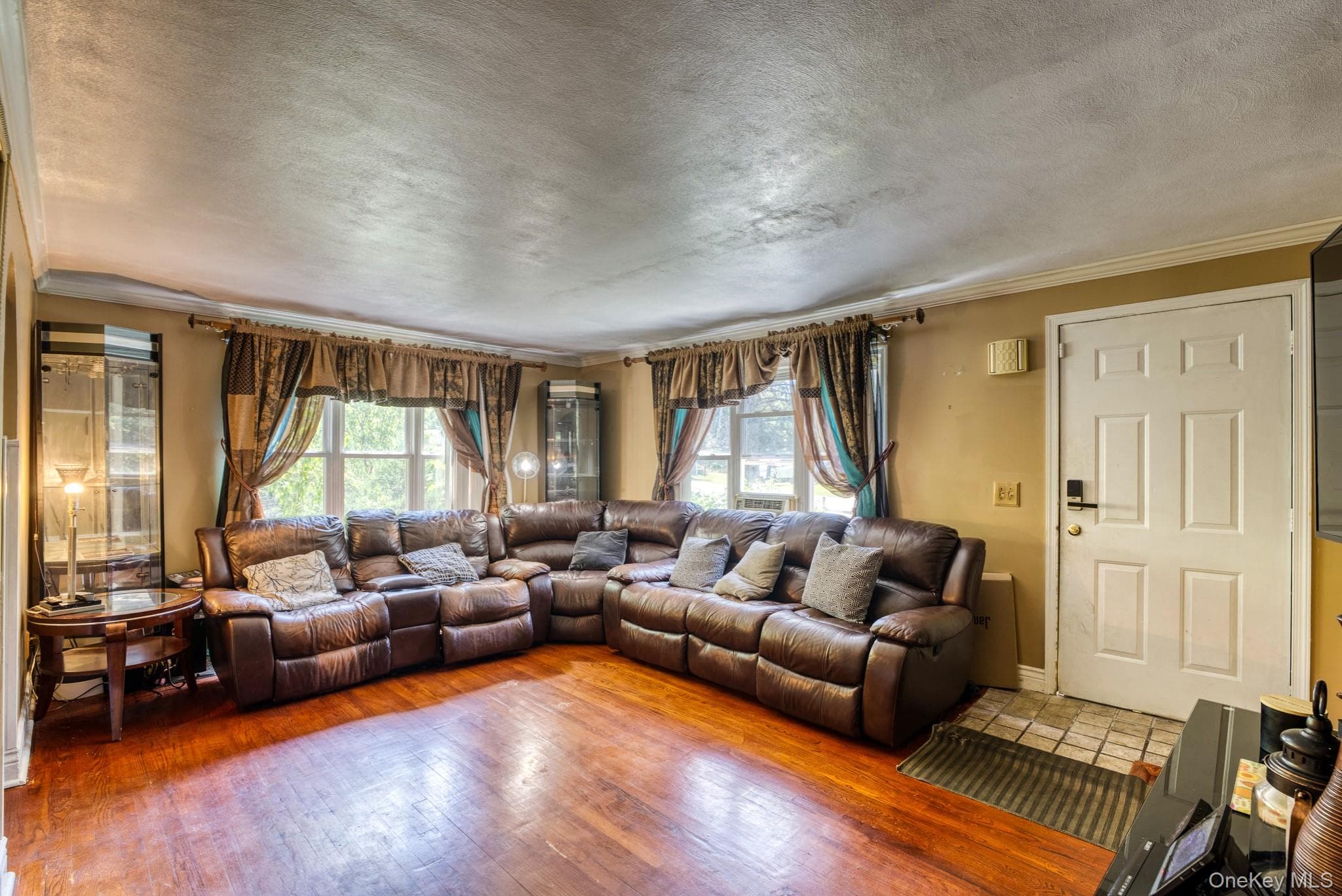 64 Crestwood Boulevard thumbnail 6