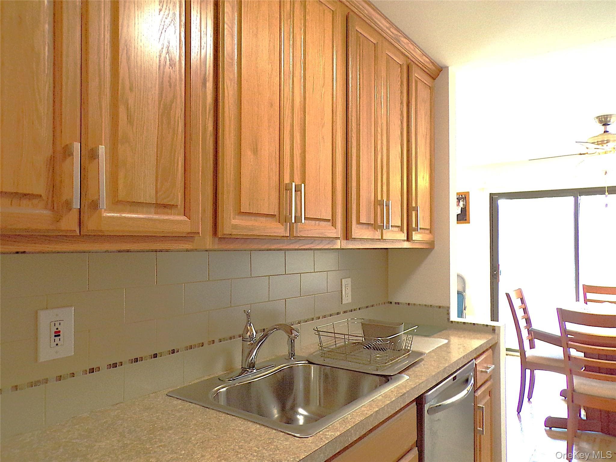 348 Central Park Avenue AVE Unit: C5 thumbnail 4