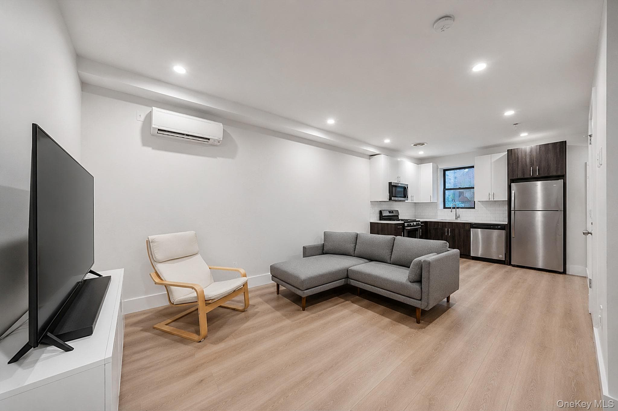 76 Rockaway Avenue thumbnail 10