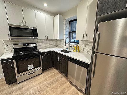 76 Rockaway Avenue thumbnail 25