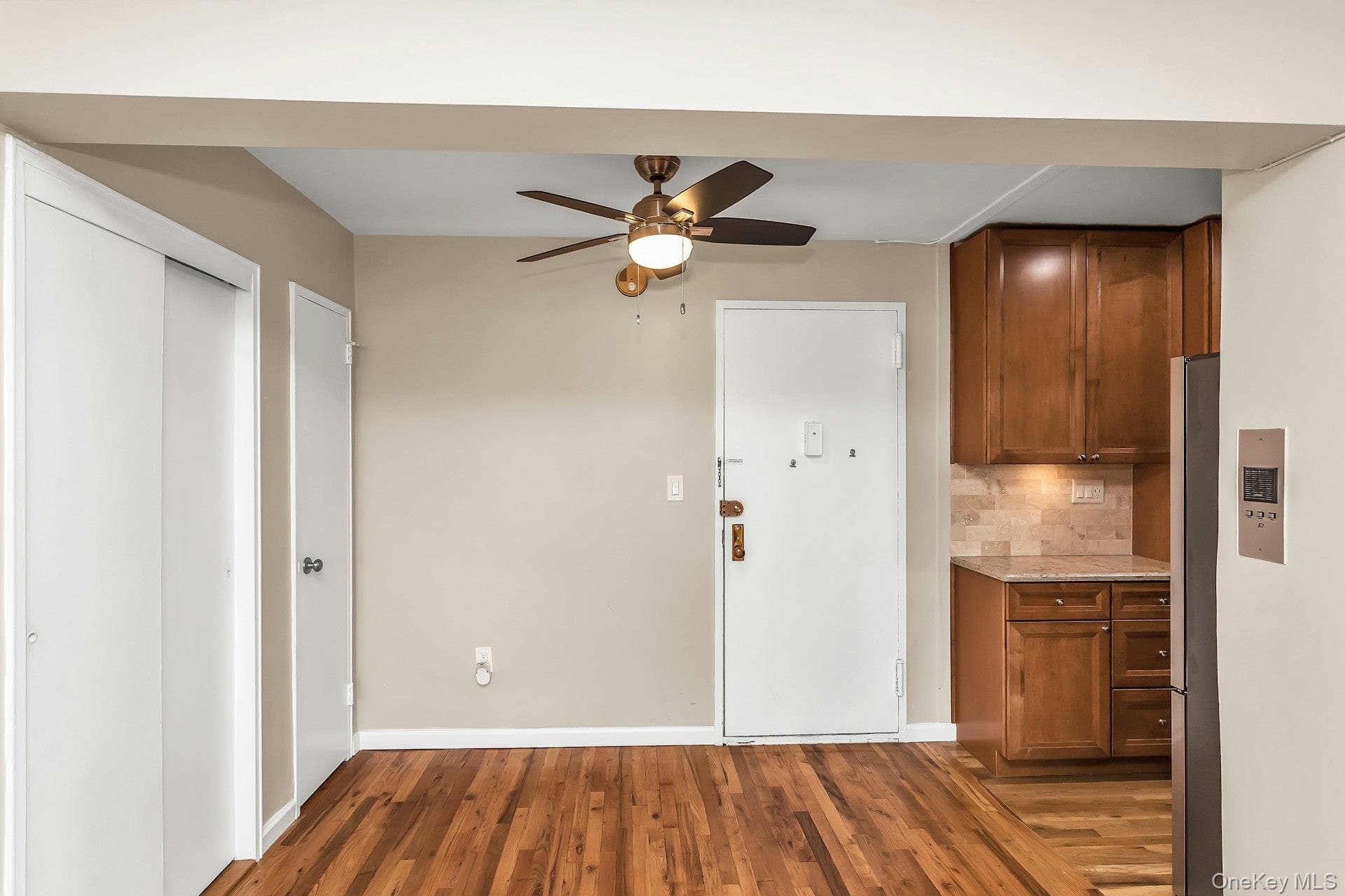 370 W Broadway Unit: 4J thumbnail 9