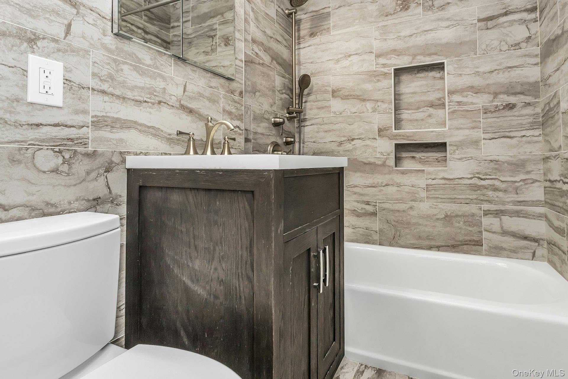 370 W Broadway Unit: 4J thumbnail 18