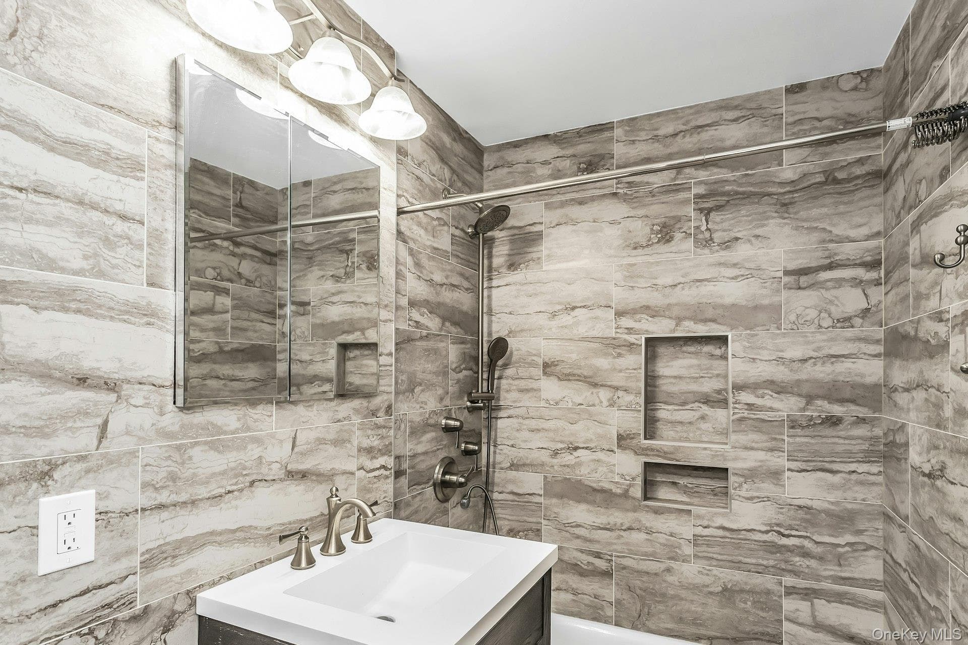 370 W Broadway Unit: 4J thumbnail 17