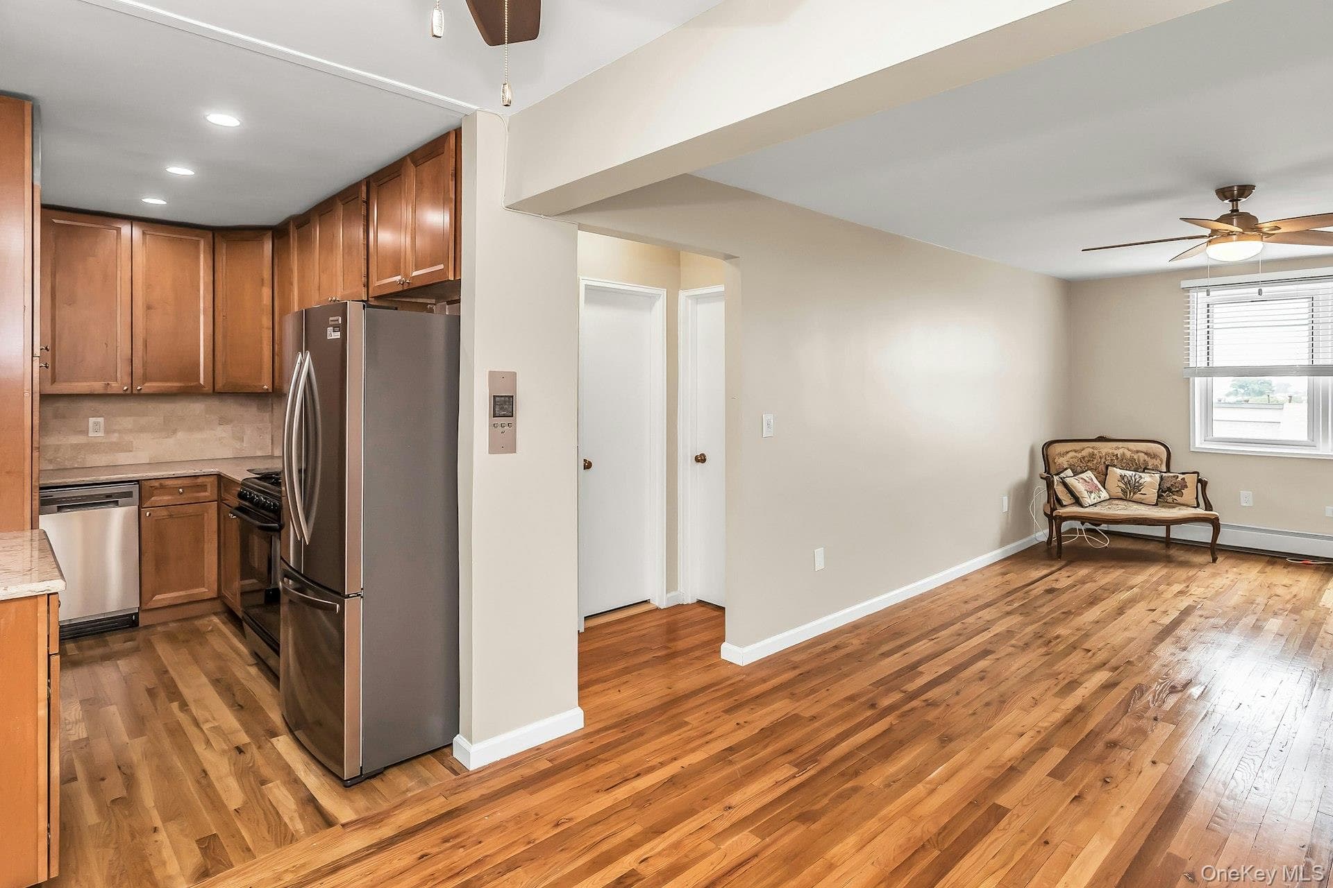 370 W Broadway Unit: 4J thumbnail 6