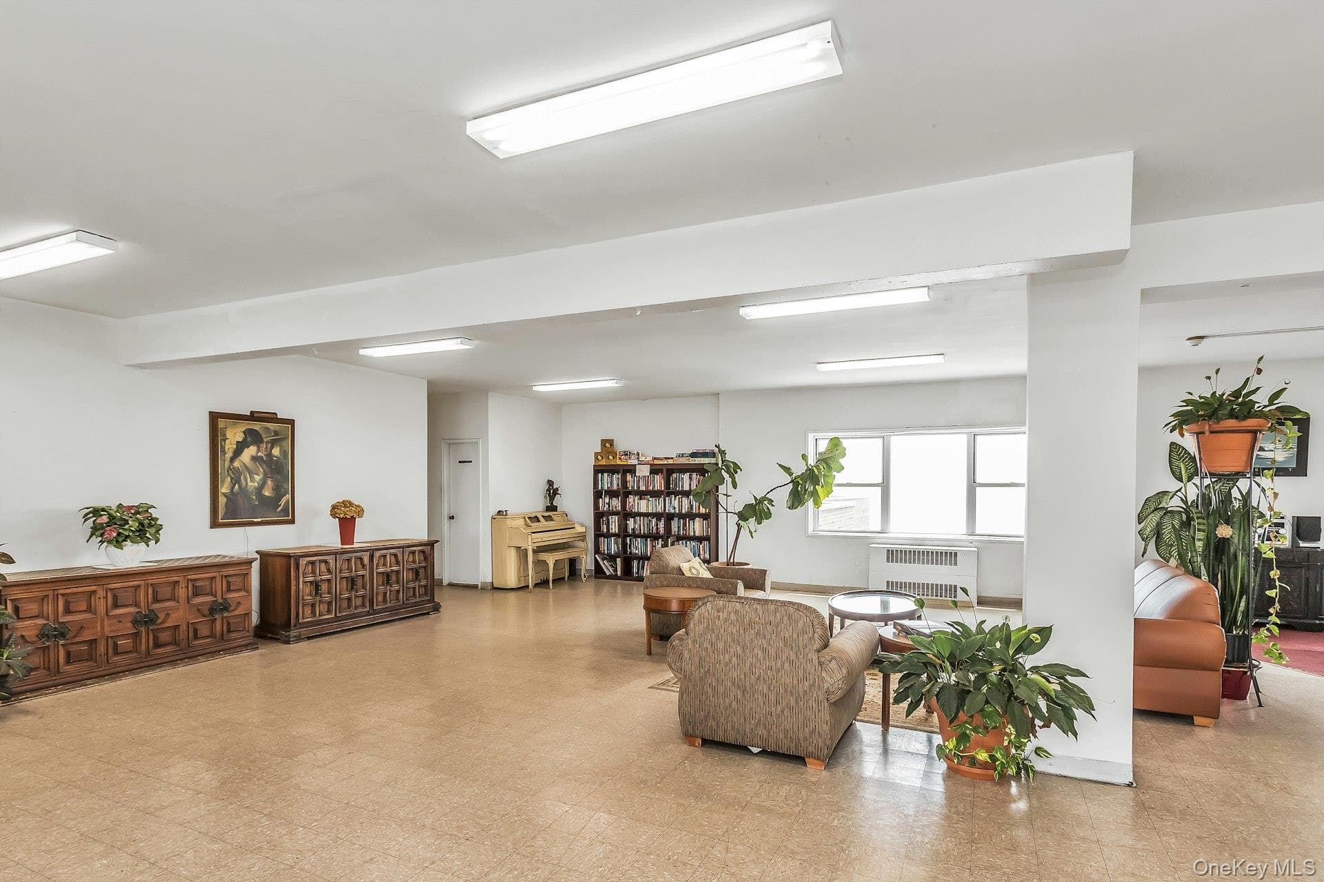 370 W Broadway Unit: 4J thumbnail 4