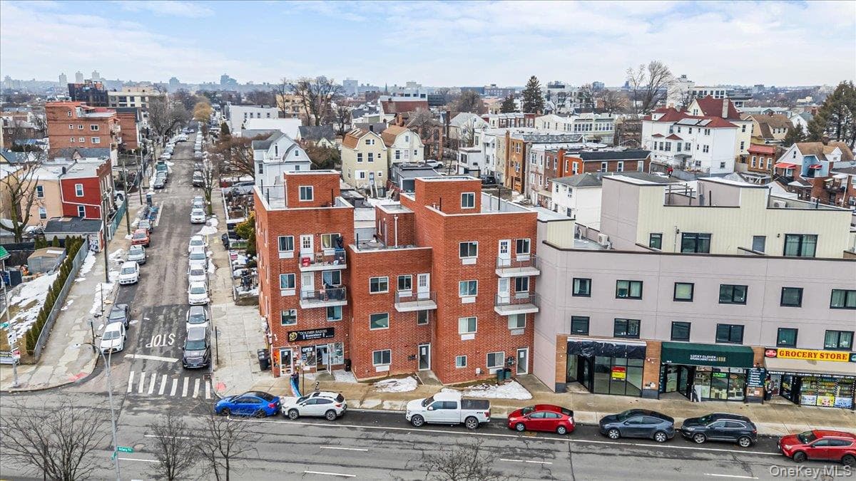 106-18 Astoria Boulevard thumbnail 4