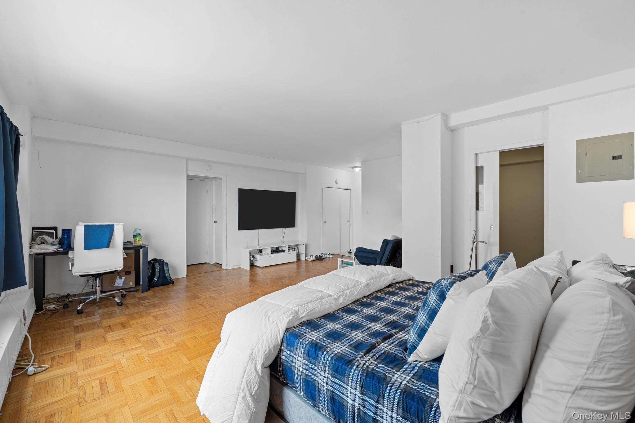 4 Fordham Hill Oval Unit: 9E thumbnail 2