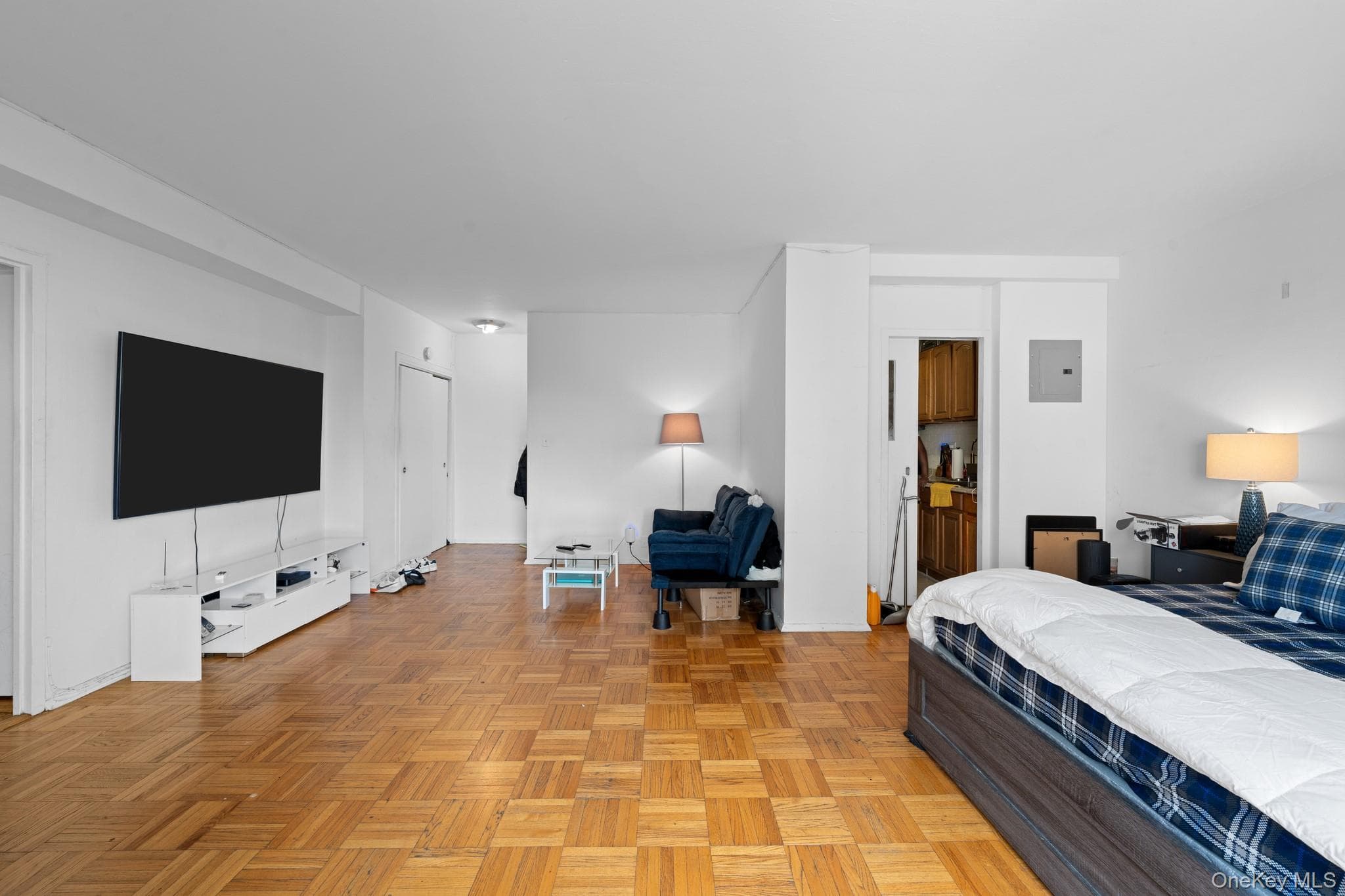 4 Fordham Hill Oval Unit: 9E thumbnail 3