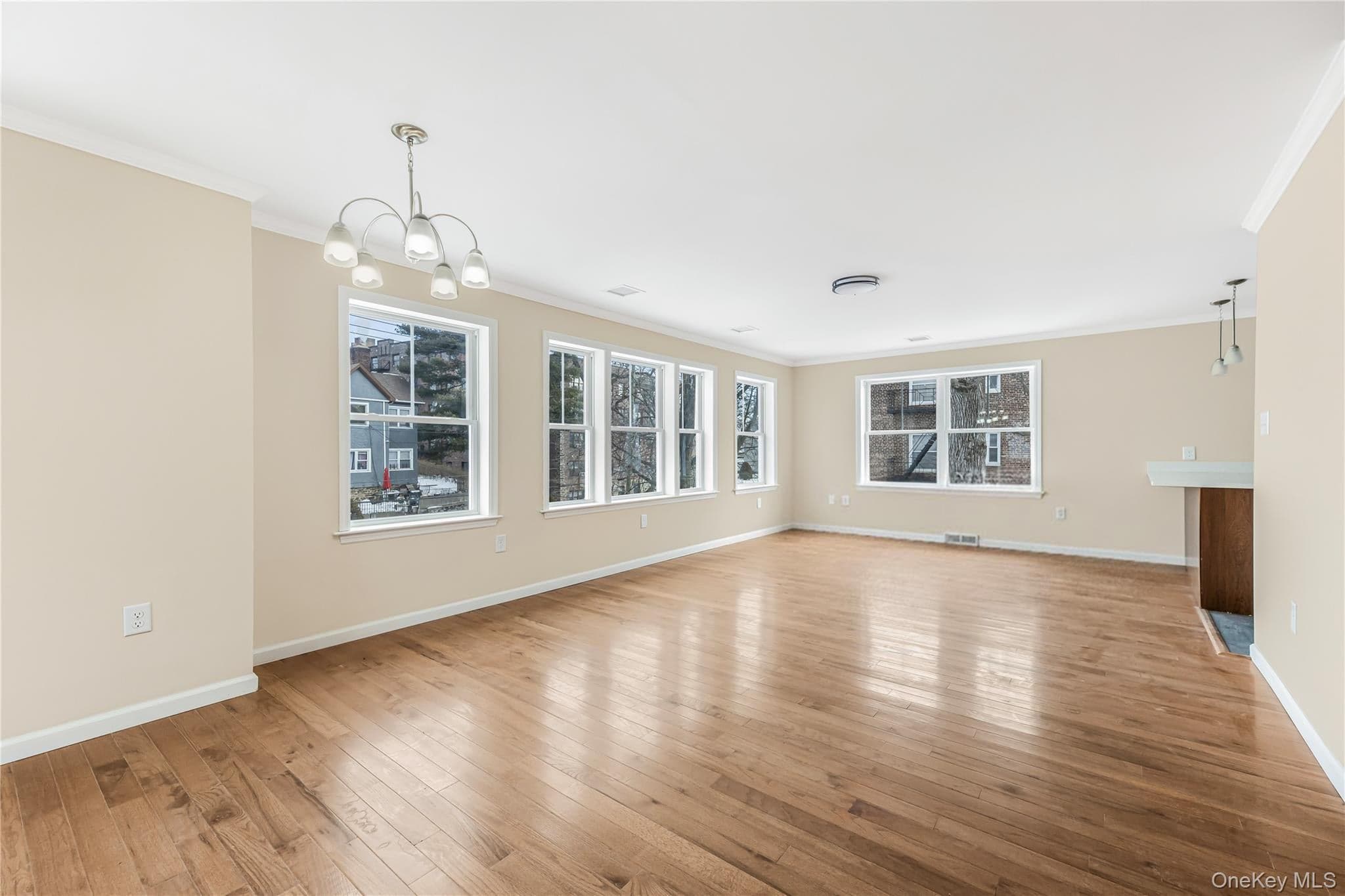 320 E 4th Street thumbnail 8