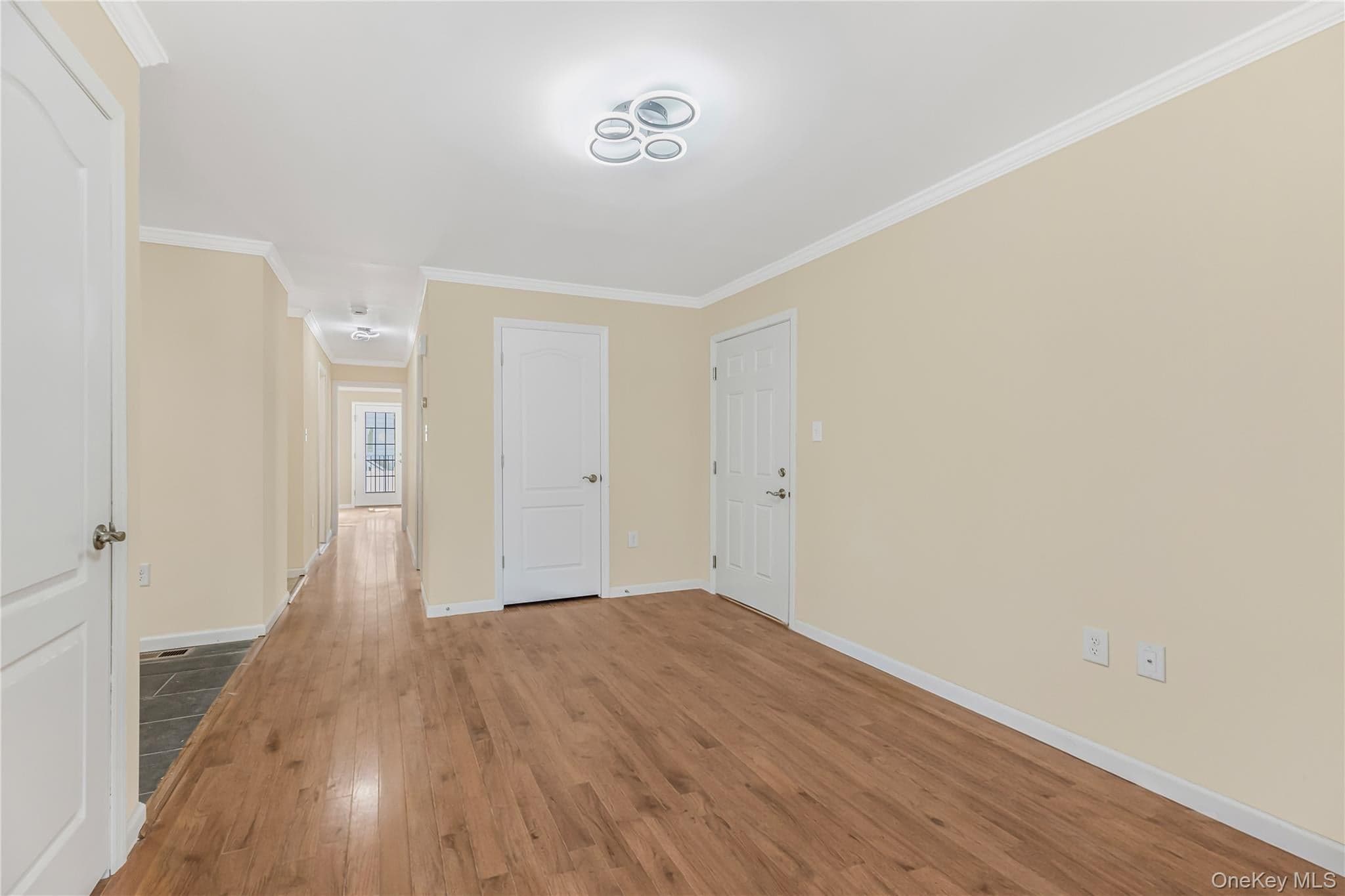 320 E 4th Street thumbnail 28