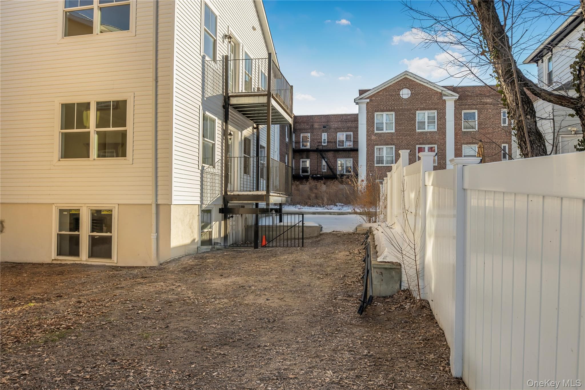 320 E 4th Street thumbnail 20