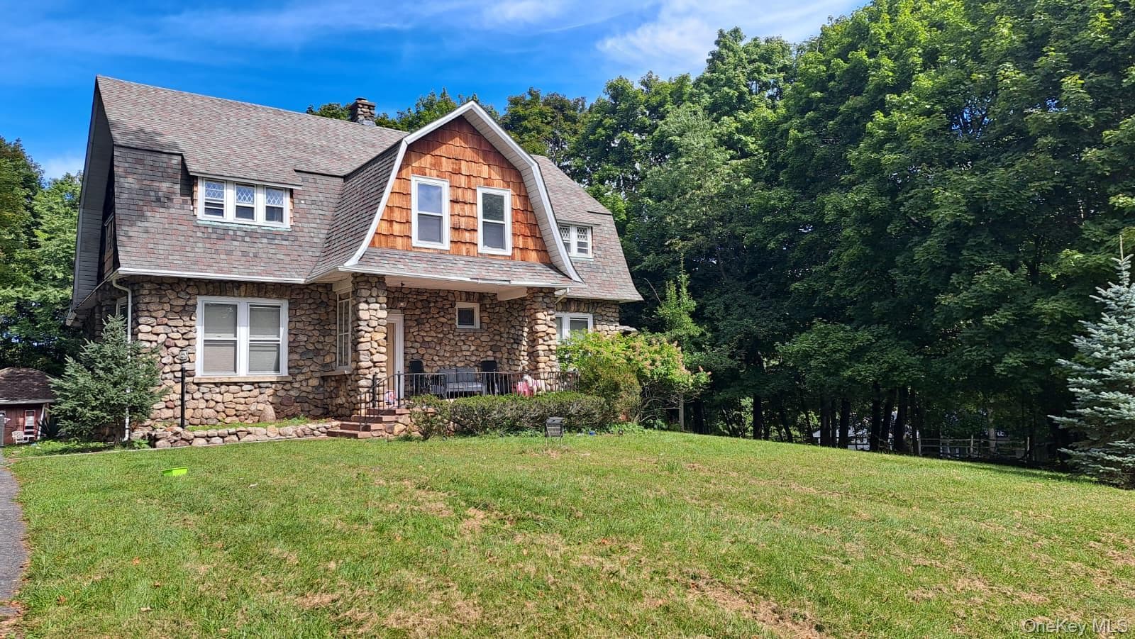 46 Grandview Avenue photo 1