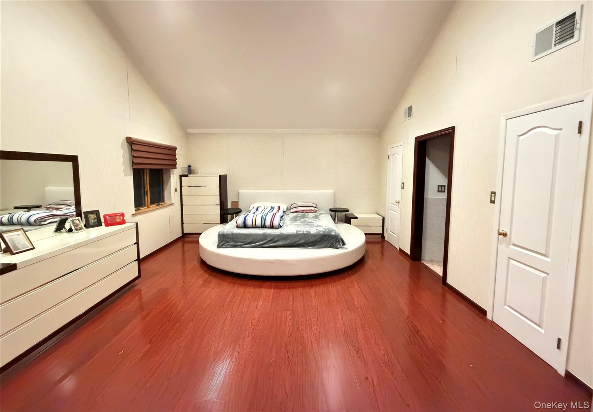 26105 Bridgewater Avenue thumbnail 10