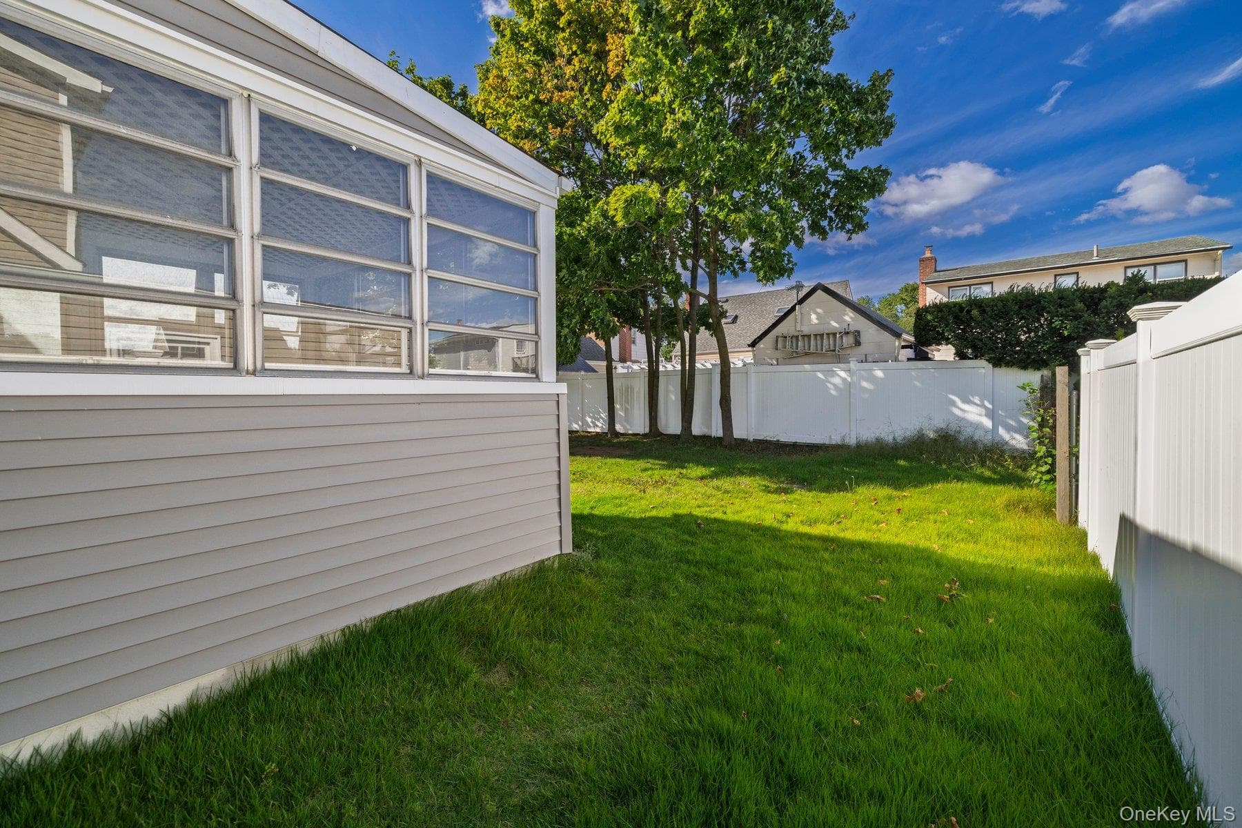 837 Edward Street thumbnail 4