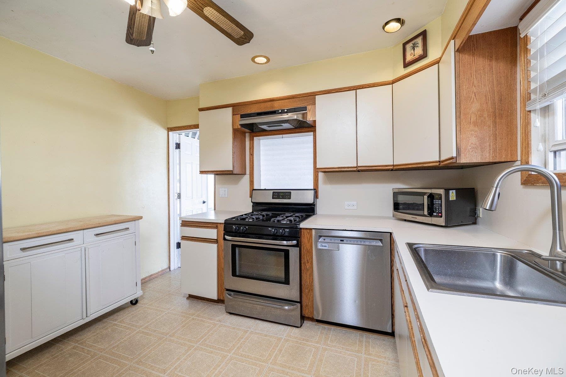 837 Edward Street thumbnail 21