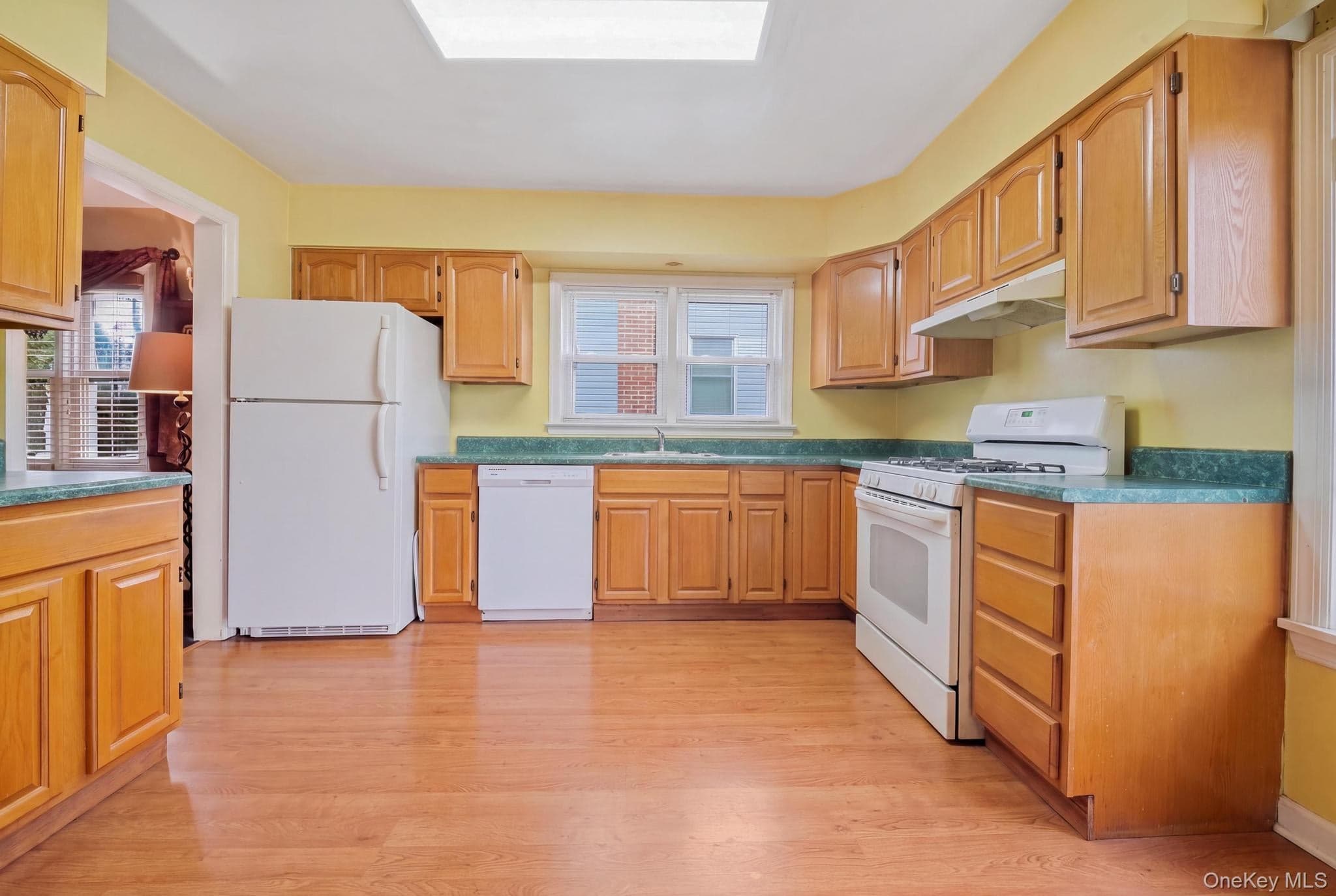 2906 Court Street thumbnail 9