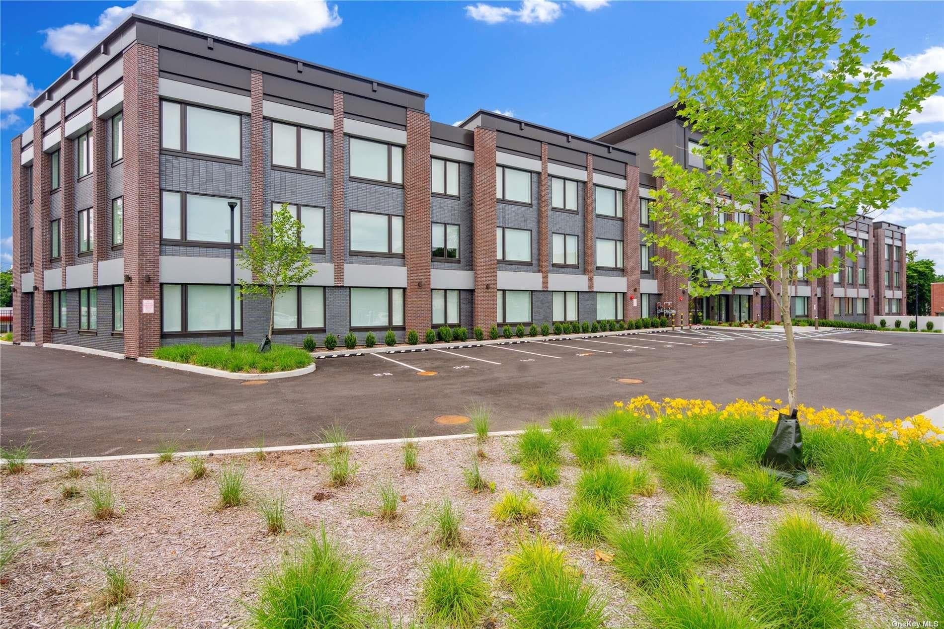 218 Middle Neck Road Unit: 110 thumbnail 4