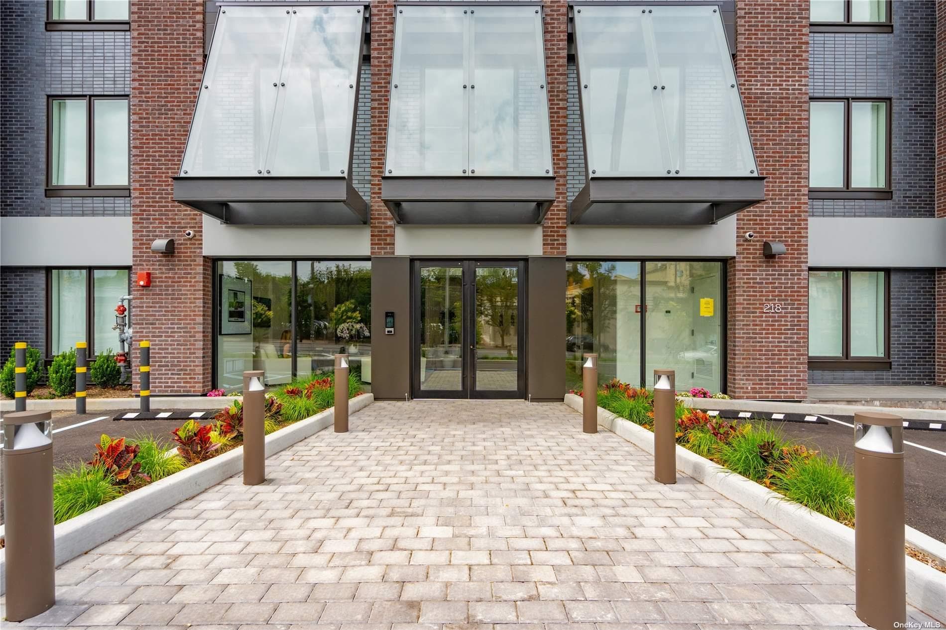 218 Middle Neck Road Unit: 110 thumbnail 5