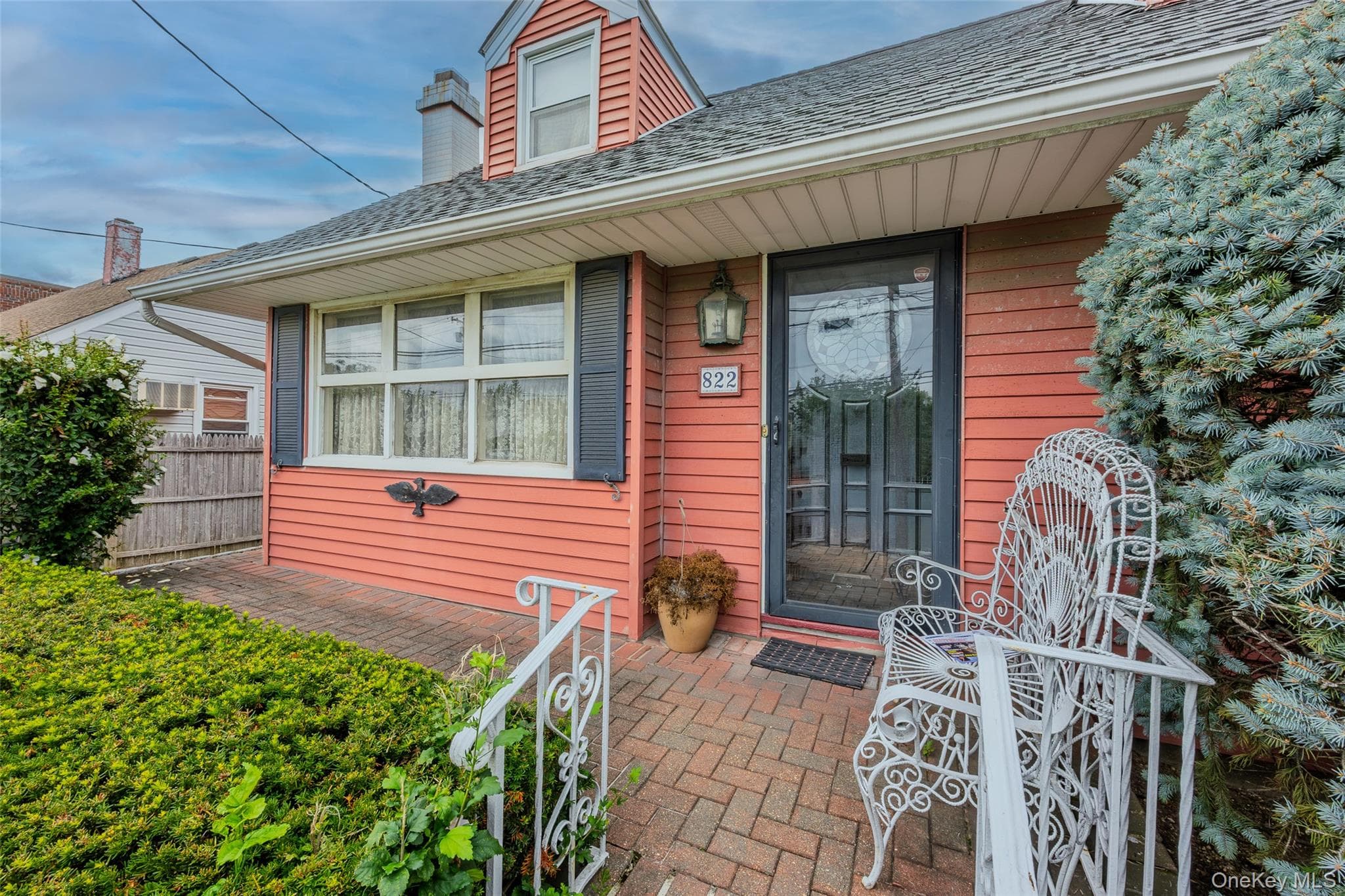 822 Peninsula Boulevard thumbnail 4