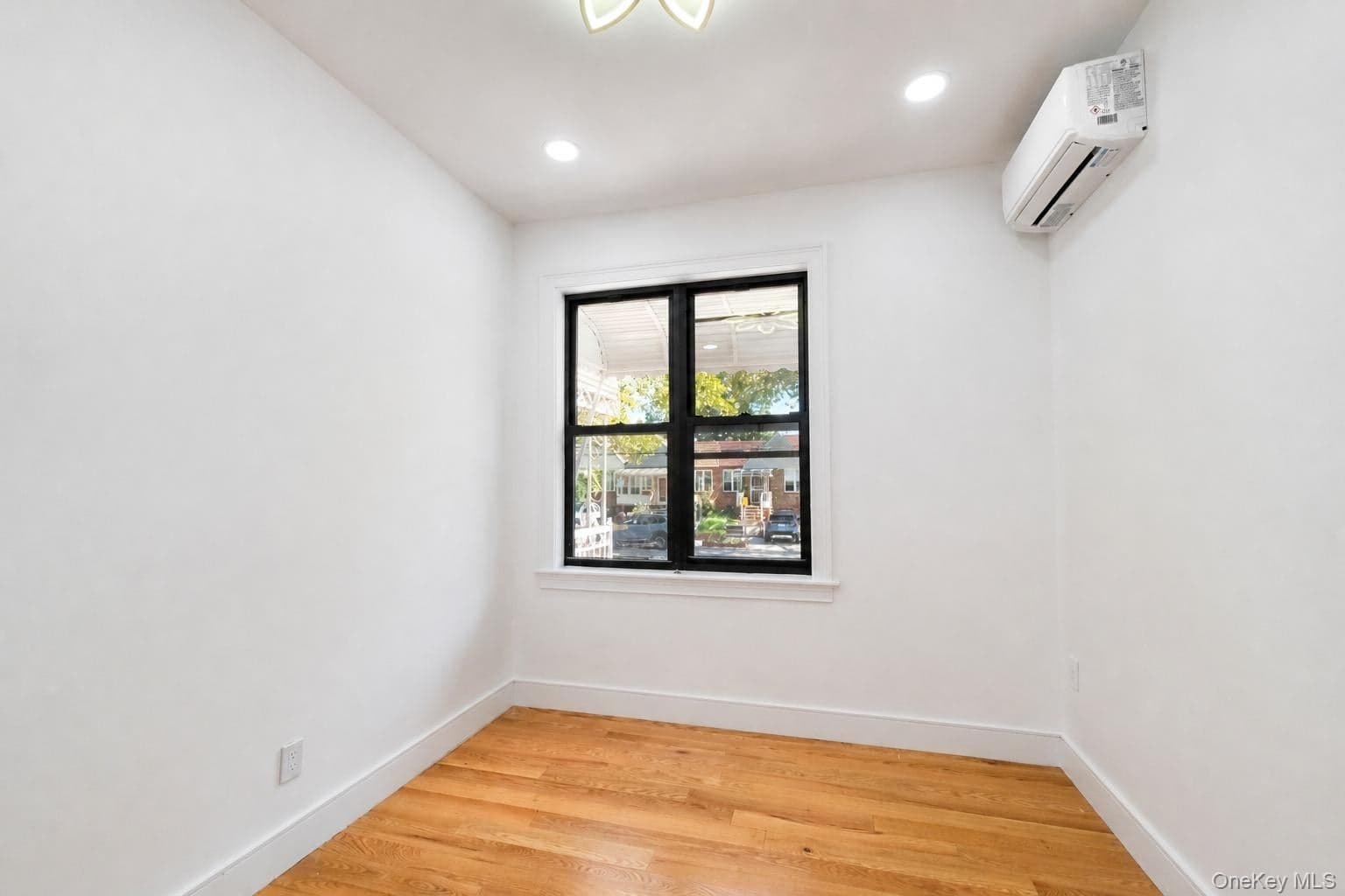 1194 Albany Avenue thumbnail 13