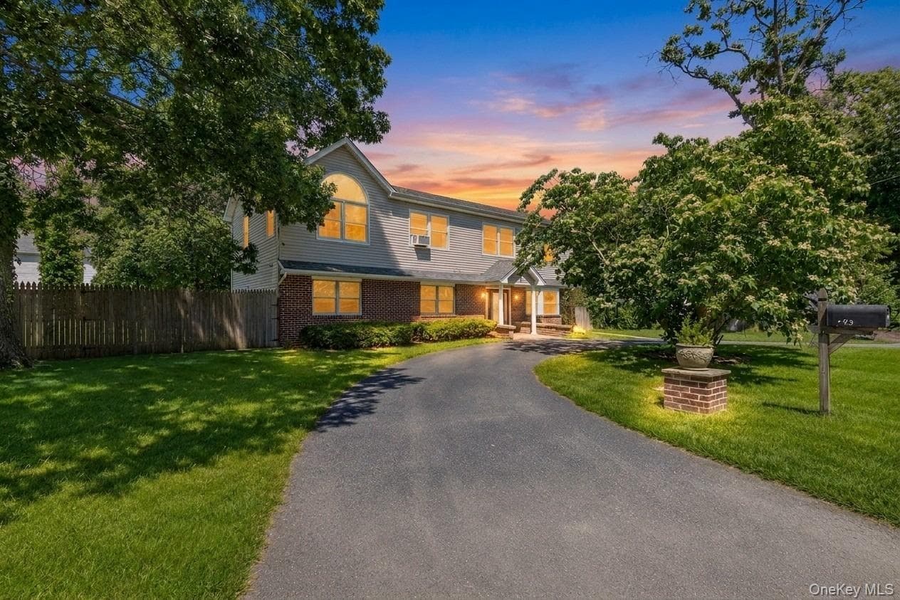 43 Harrison Drive photo 1