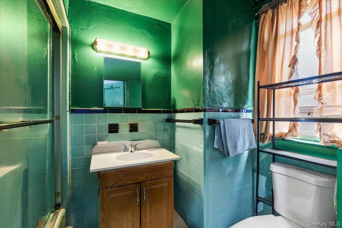 849 E 219th Street thumbnail 14