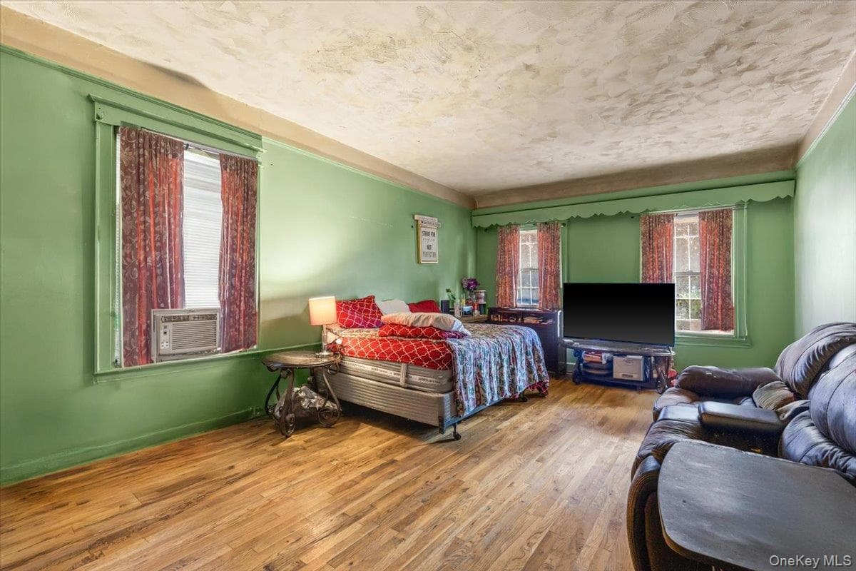 849 E 219th Street thumbnail 16