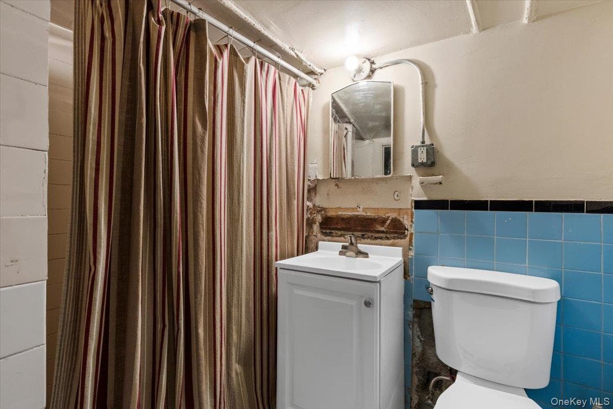 849 E 219th Street thumbnail 21