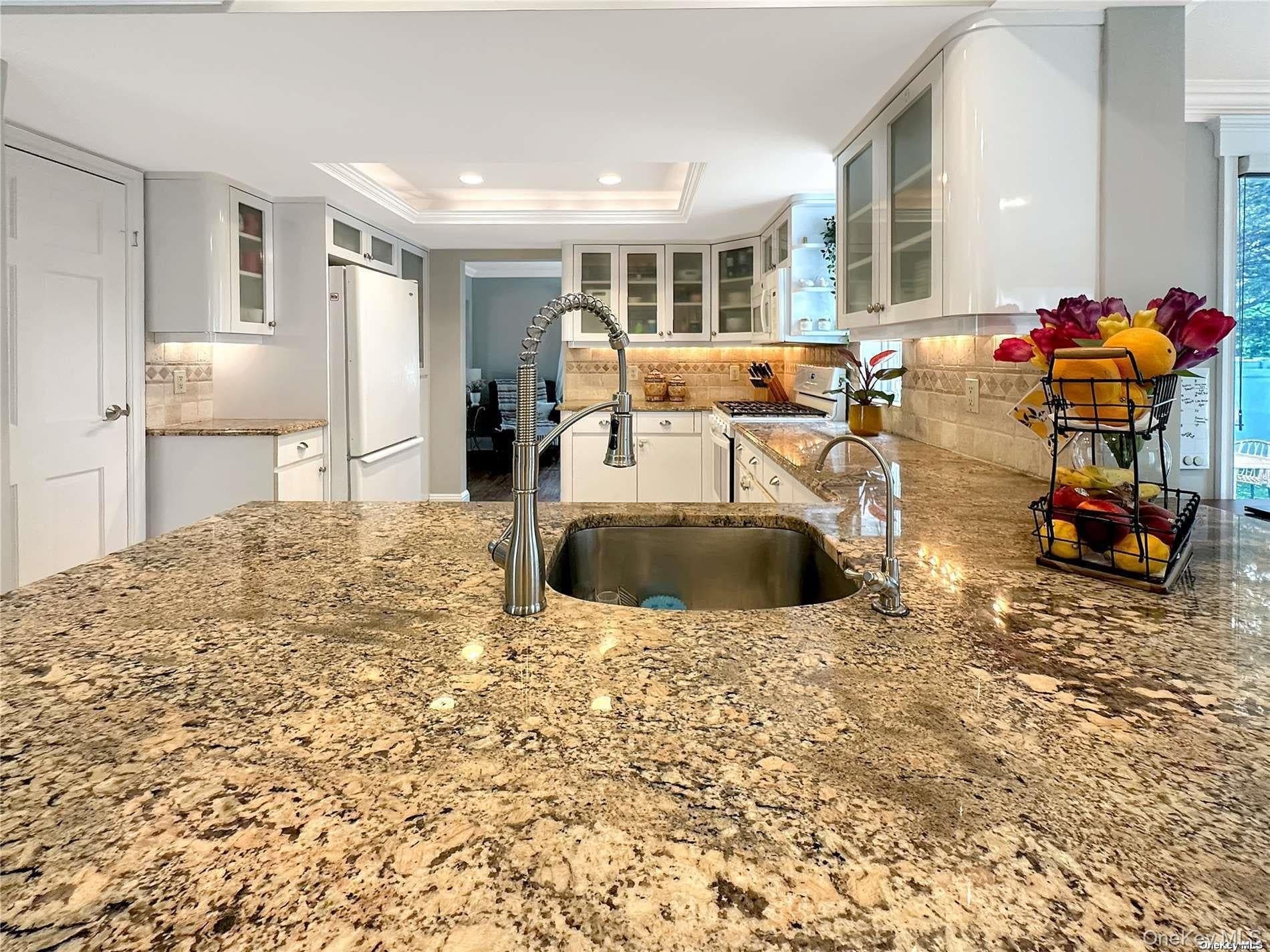 2517 Rockville Centre Parkway thumbnail 11