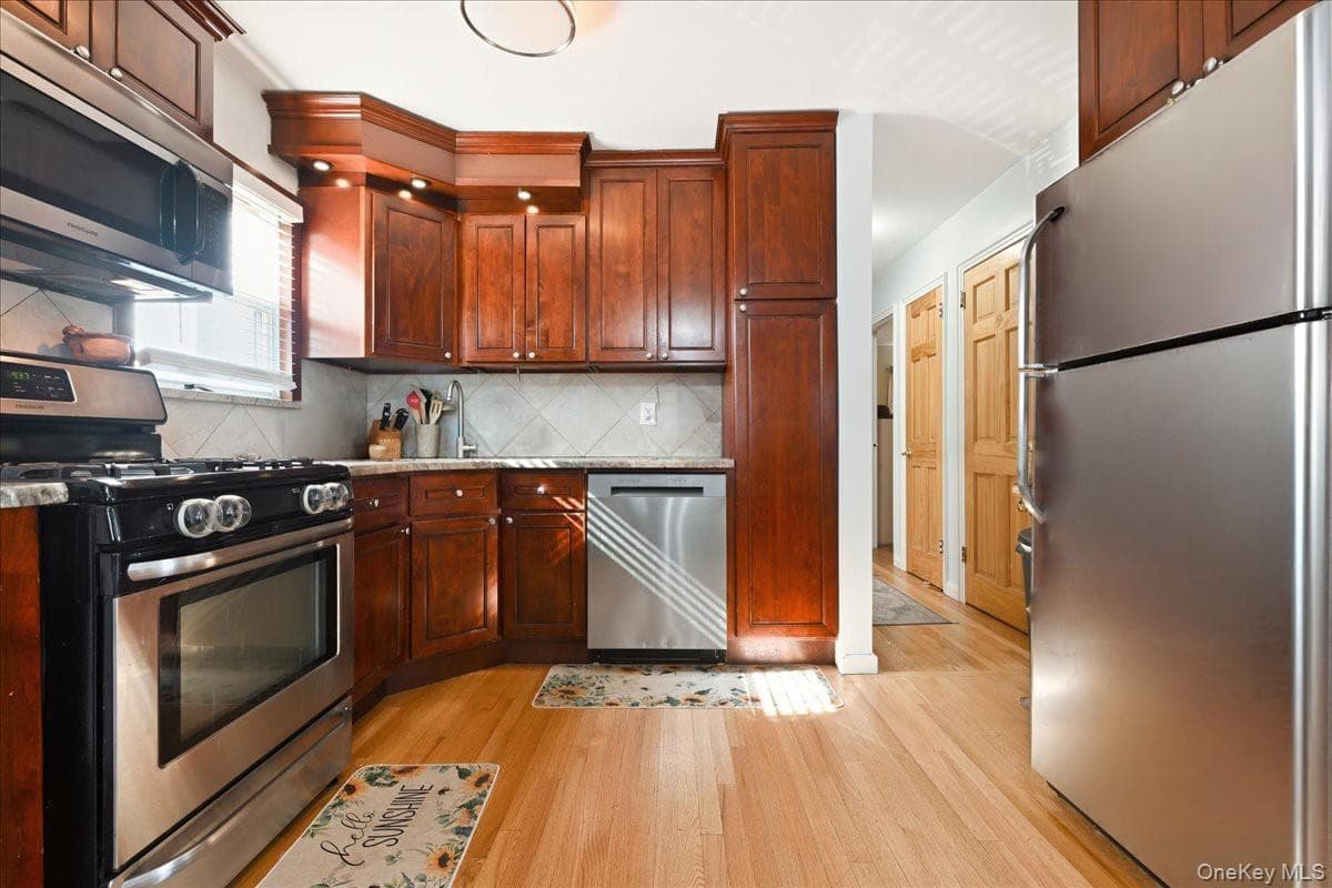 81 Franklin Street thumbnail 12