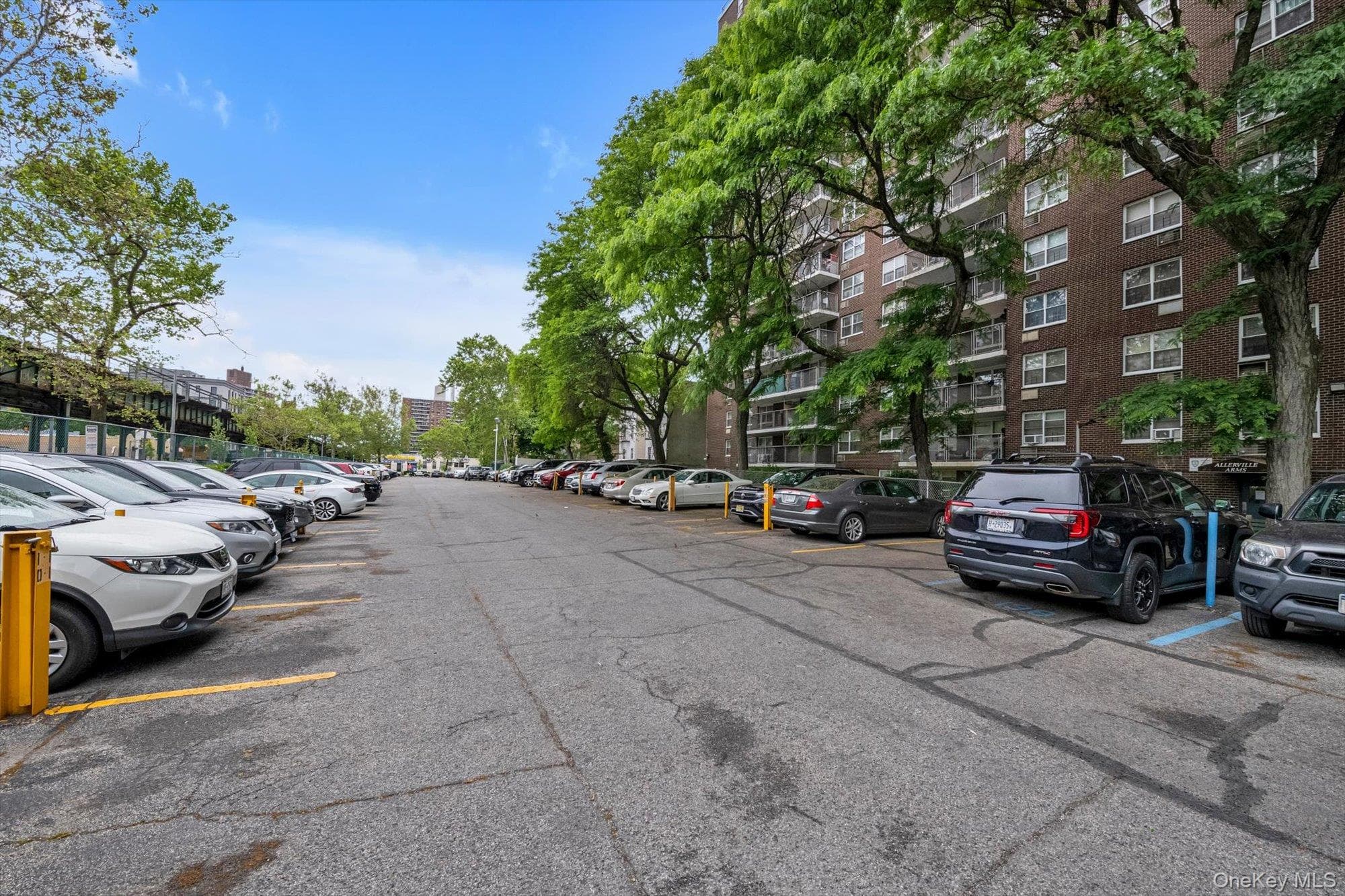 2550 Olinville Avenue Unit: 4E thumbnail 17