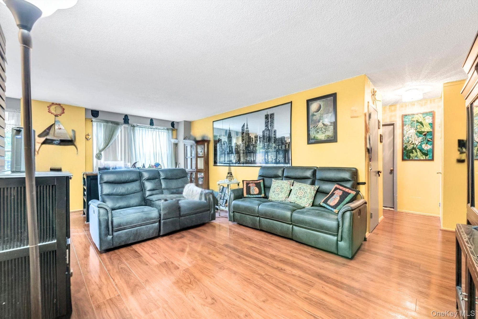2550 Olinville Avenue Unit: 4E thumbnail 9