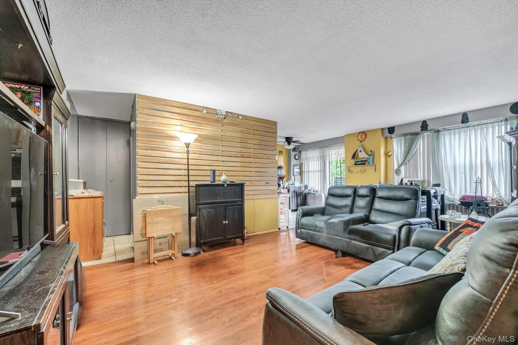 2550 Olinville Avenue Unit: 4E thumbnail 8