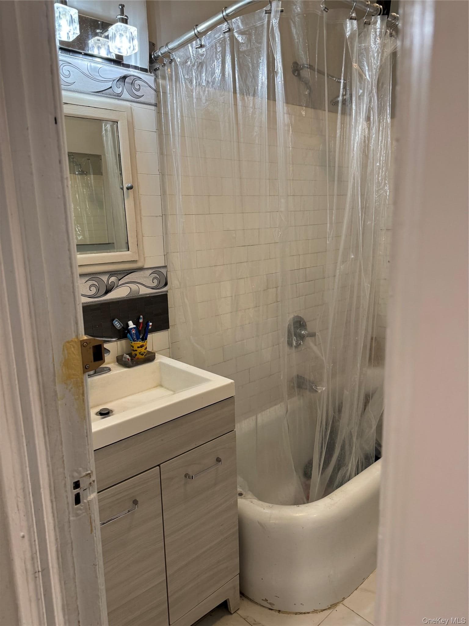 2922 Barnes Avenue Unit: 6L thumbnail 11