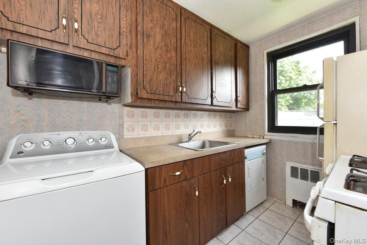 56-15 244 Street Unit: Upper thumbnail 10