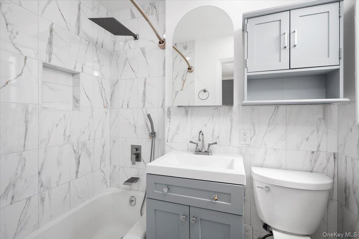 1111 Midland Avenue Unit: 6G thumbnail 16