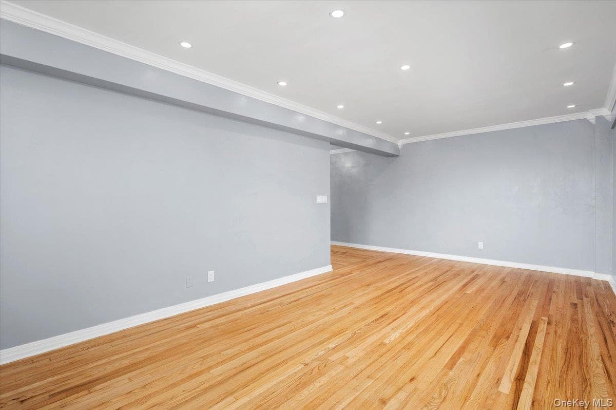 1111 Midland Avenue Unit: 6G thumbnail 8