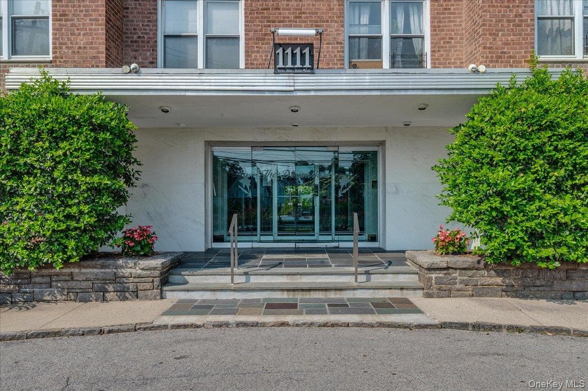1111 Midland Avenue Unit: 6G thumbnail 27