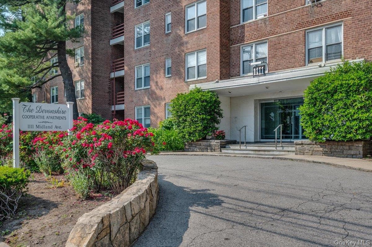 1111 Midland Avenue Unit: 6G thumbnail 26